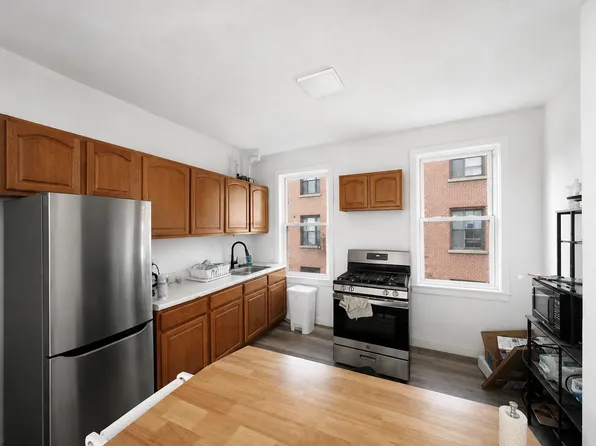 21-37 33rd Street image 1 of 7