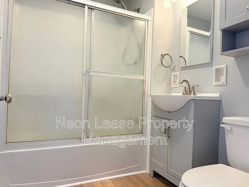 3 bed, 2.0 bath, $2,000 — Photo 4