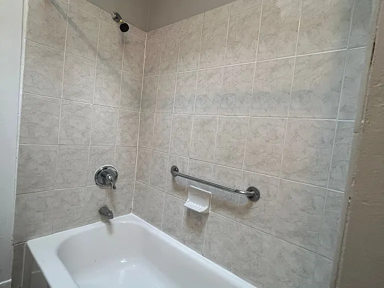 1329 Homestead St — Photo 15