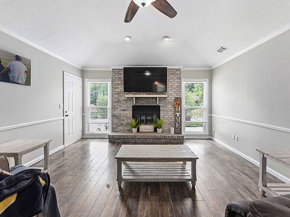 3rd image of 6612 Lemans Ln