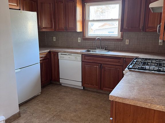 5th image of 494 Catherine St Floor 2