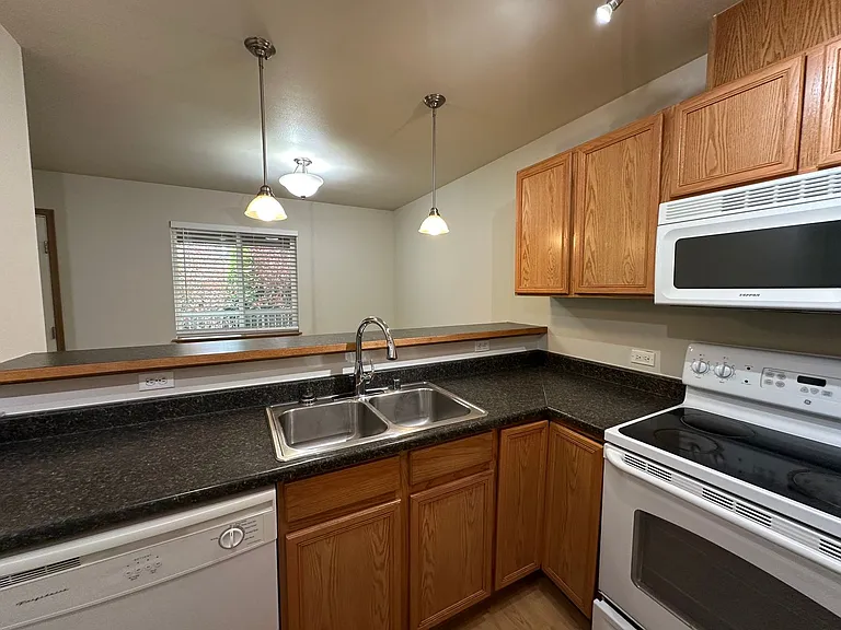 5752 Legoe Ave #202 — Photo 10