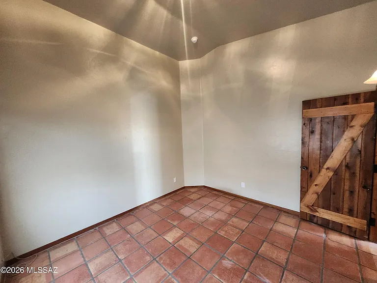 11065 E Snyder Rd — Photo 37
