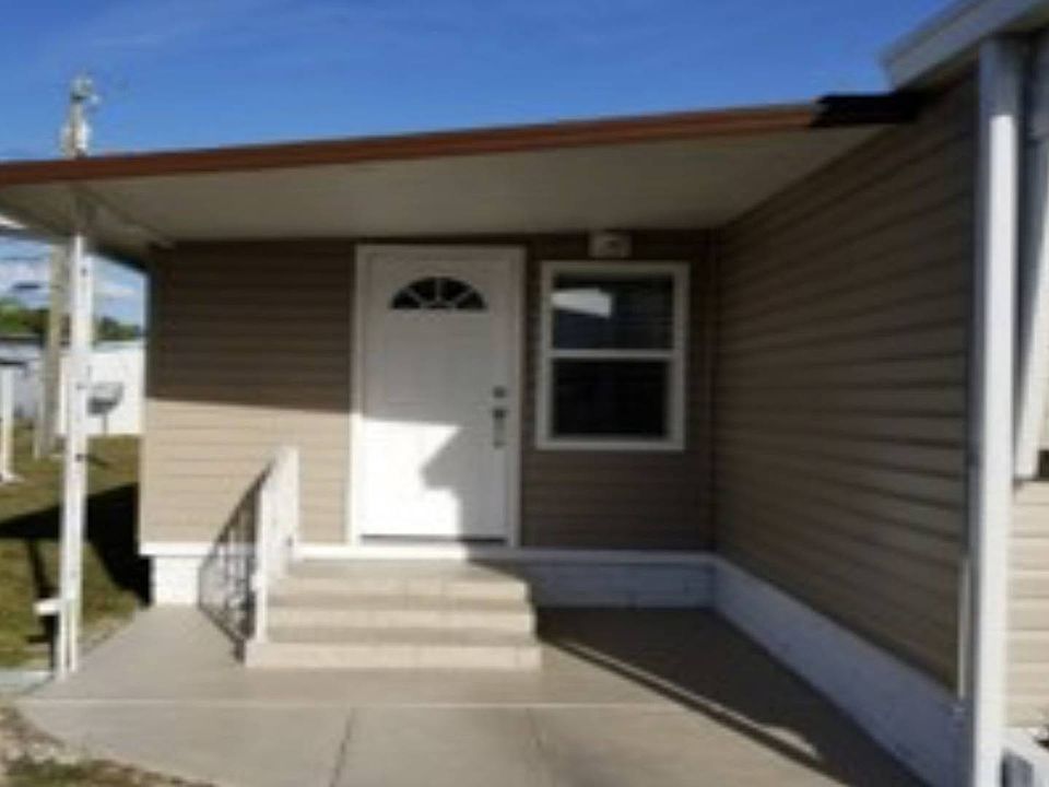 1st image of 10505 1st Way N