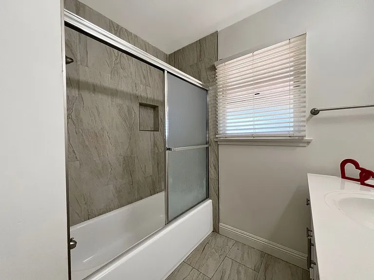 2247 Earl Ave — Photo 13