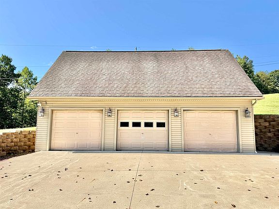 2nd image of 146 Hammer Mill Rd