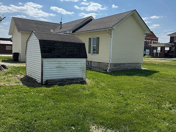 2nd image of 102 W Main St