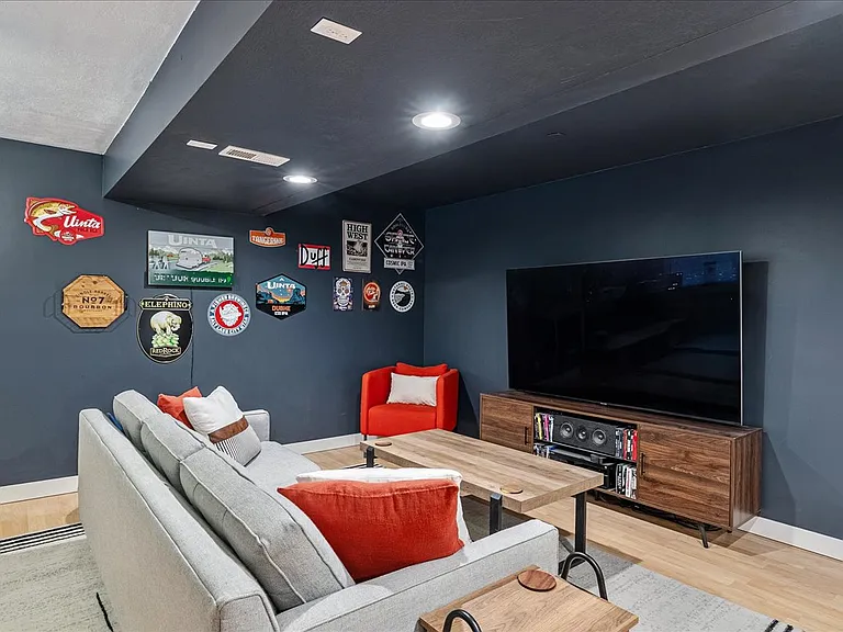 832 N Morton Dr — Photo 10