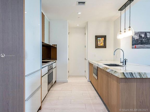 2nd image of 2831 S Bayshore Dr Unit 502