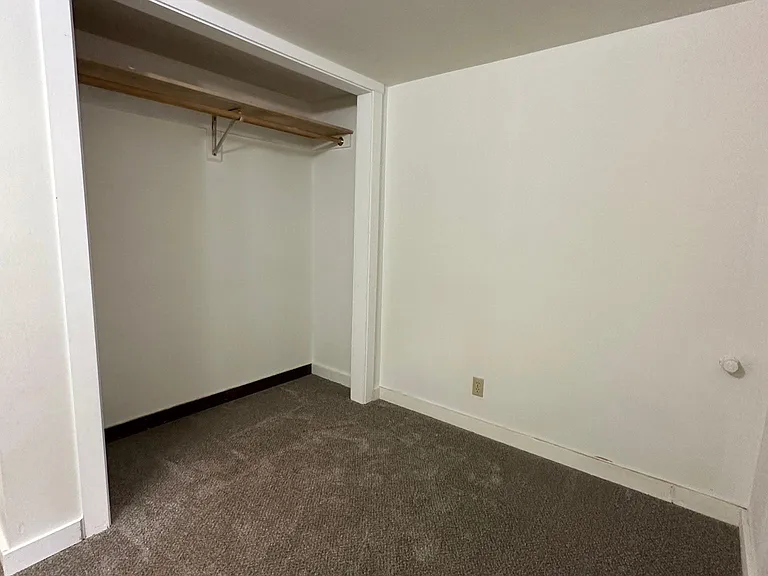 718 Washington St — Photo 9