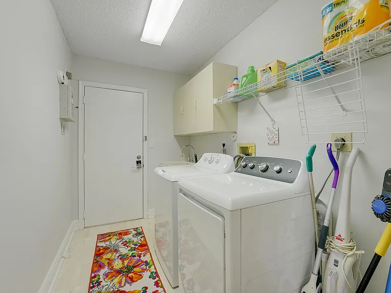 7136 Ashford Ln — Photo 27