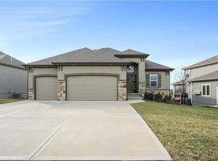 25557 W 144th Ct, Olathe, KS 66061