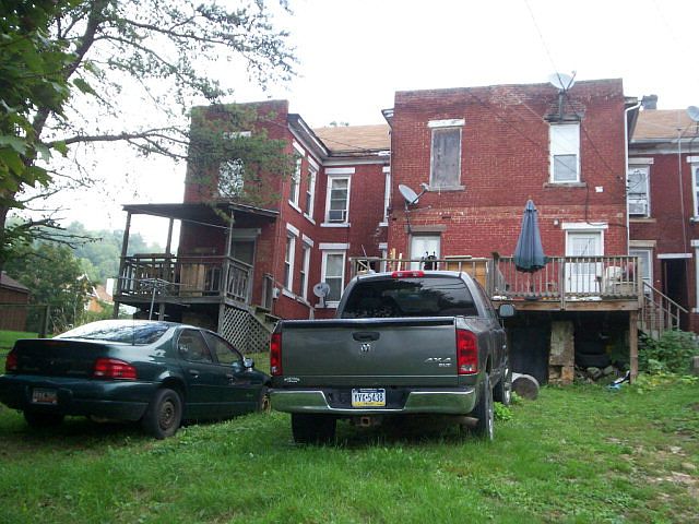 2nd image of 424 Locust St