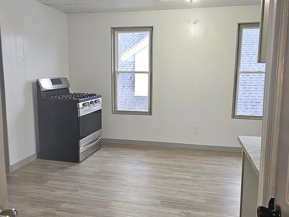 5th image of 3912 Sheridan Rd #2