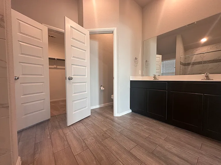 2516 Rambling Rd — Photo 8