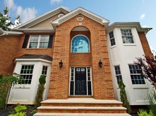 28 Old Stirling Rd, Warren, NJ 07059