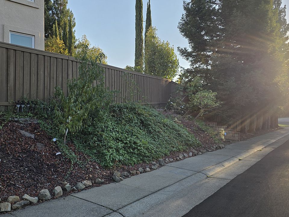 1st image of 190 Larkhall Cir