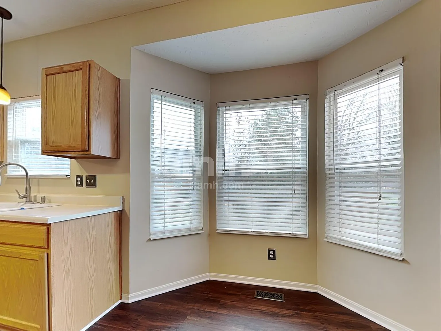 4 bed, 3.5 bath, 2239 sqft, $2,650 — Photo 4