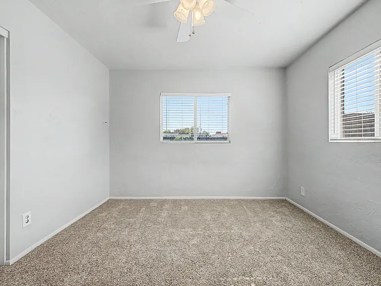 2514 E Campbell Ave — Photo 19