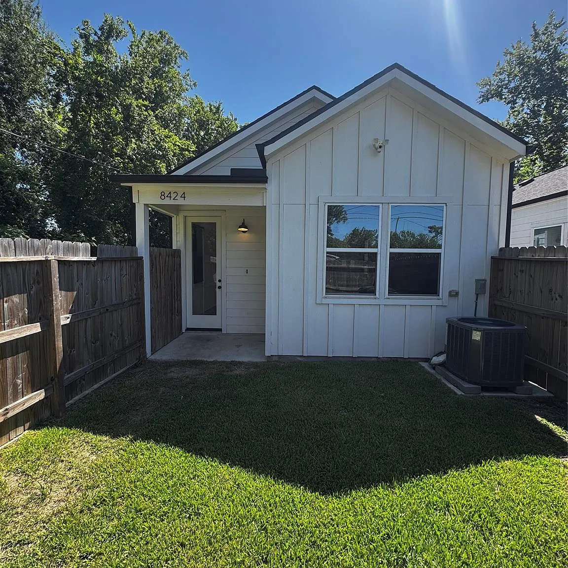 2 bed, 2.0 bath, 1840 sqft, $1,625 — Photo 1