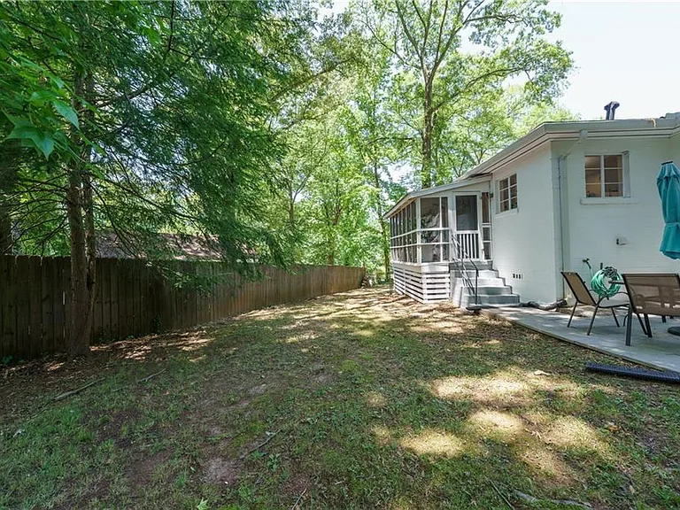 1920 W Forrest Ave — Photo 24