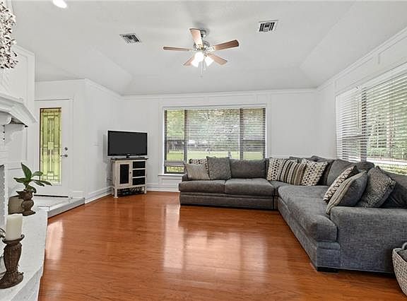 4th image of 69359 Owens St