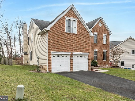 2nd image of 102 Norfolk Ct