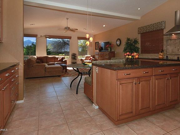 4th image of 826 E Edgeworth Dr