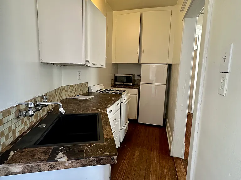 2208 E 17th Ave #7 — Photo 4