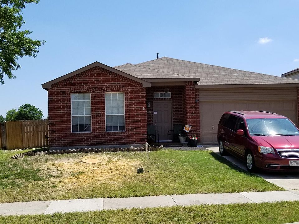 1st image of 2220 Willow Dr