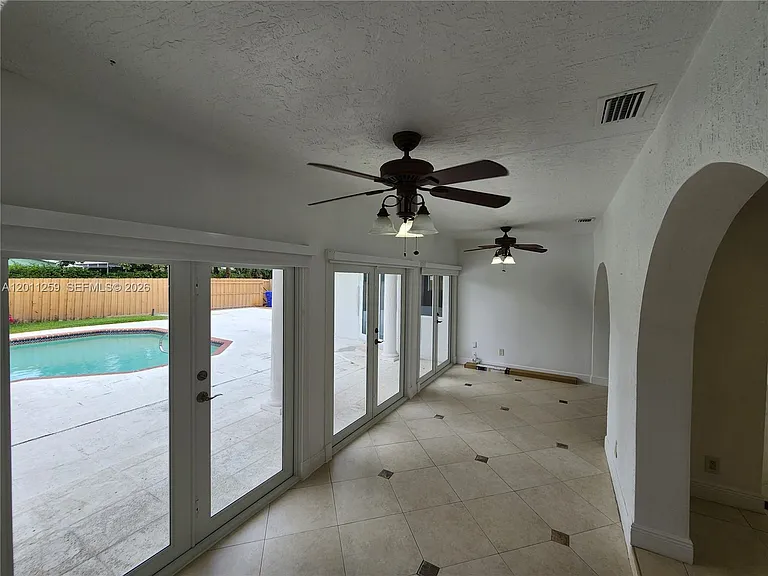 4233 S Jackson St — Photo 12
