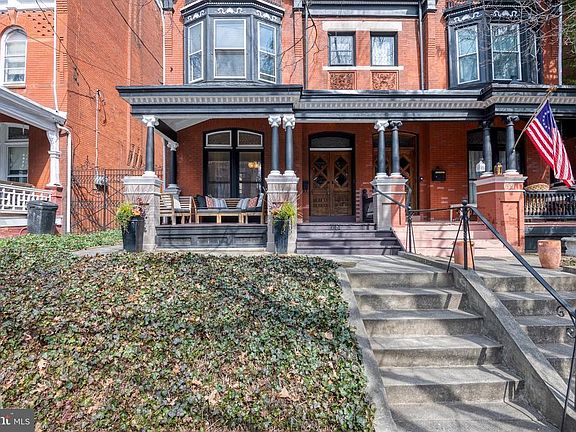 2nd image of 661 W Chestnut St