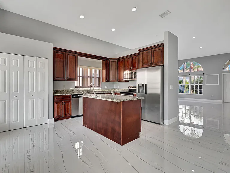 4190 Bahia Isle Cir — Photo 13