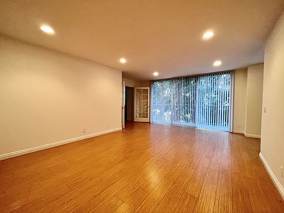 2nd image of 10747 Wilshire Blvd APT 507