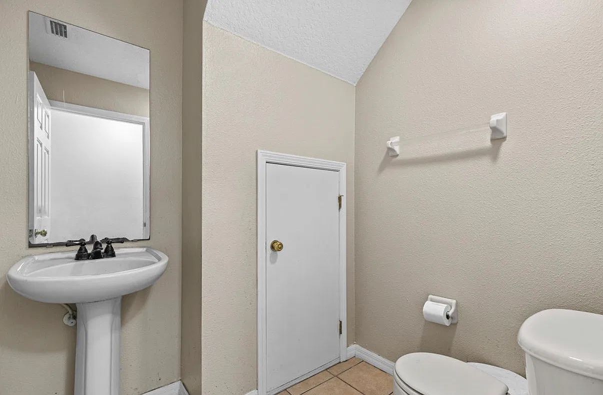 3 bed, 1560 sqft, $1,800 — Photo 3