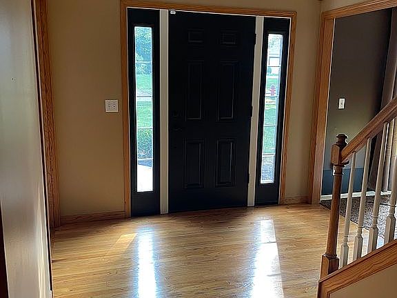 3rd image of 1095 Woodglen Cir