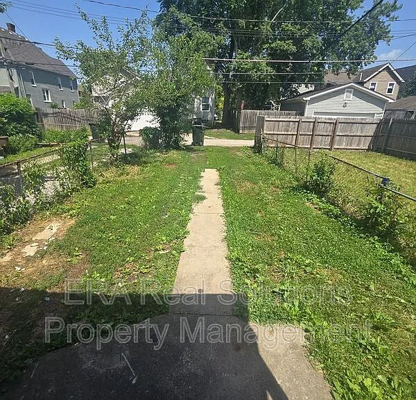 150 S Cypress Ave — Photo 20