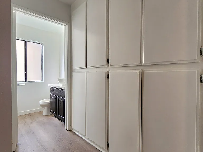 1532 Granville Ave #104 — Photo 11