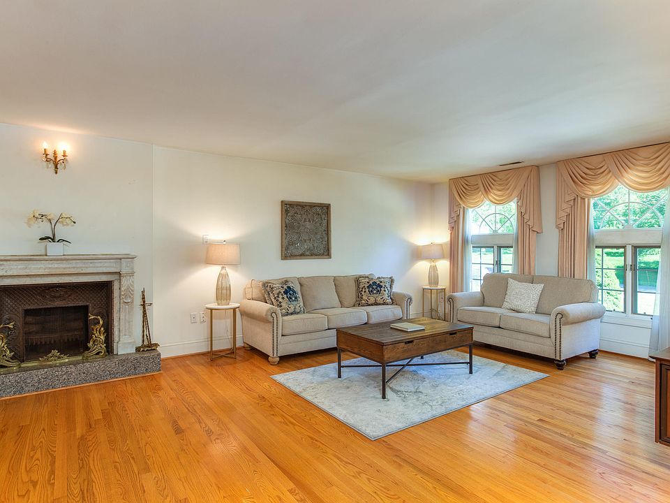 Formal Living Room 