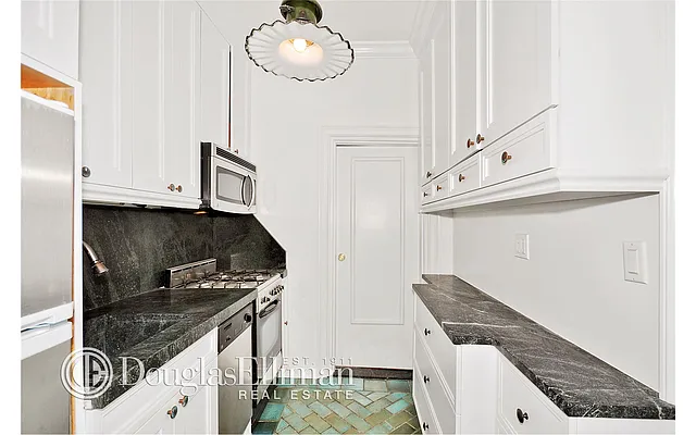 Rented by Douglas Elliman | media 25