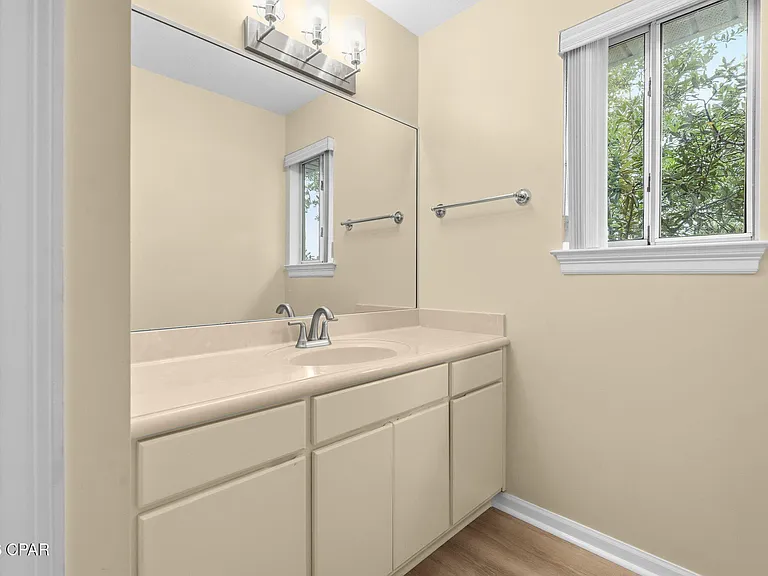 2718 Country Club Dr — Photo 22
