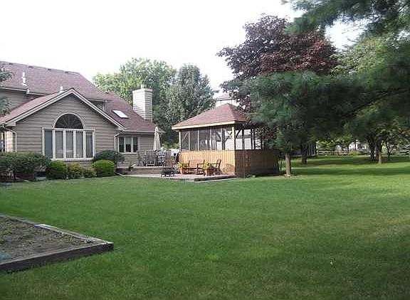 3rd image of 450 Loyer Ln