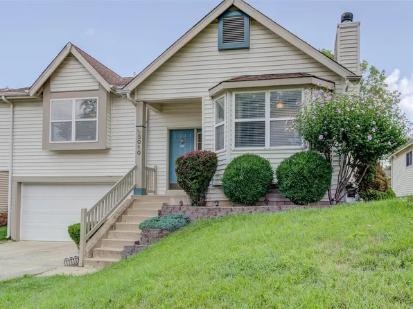 5010 Brittany Downs Dr, Saint Charles, MO 63304