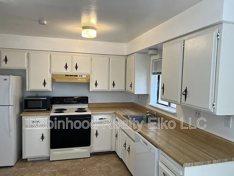 397 Parkchester Dr #2 — Photo 11