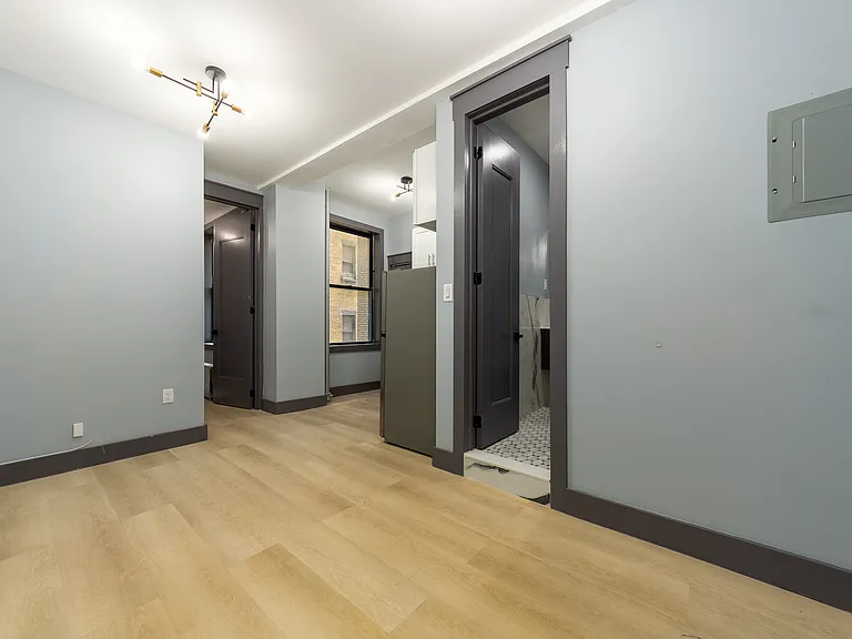 161 W 54th St #301A — Photo 5