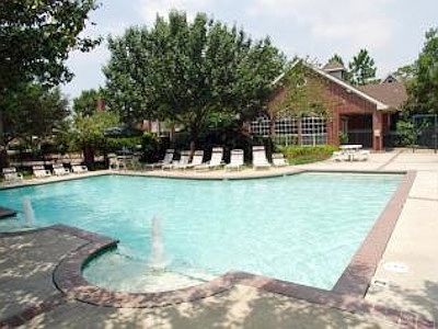 2nd image of 701 S Friendswood Dr