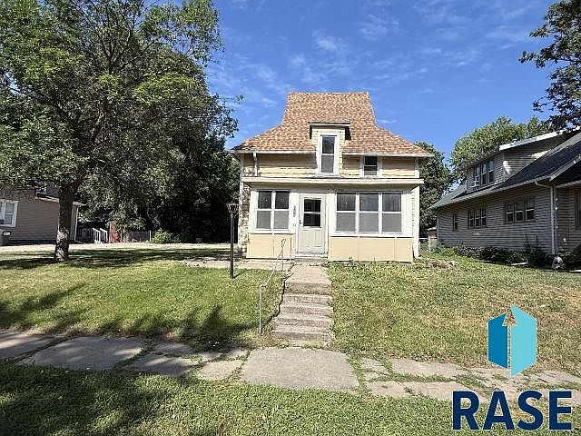 1st image of 611 N Walts Ave