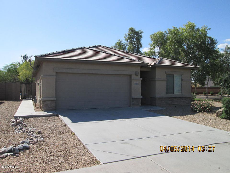 1st image of 902 S 116th Ave