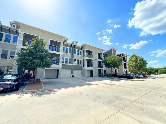 5th image of 6974 Oak Dr APT 3208
