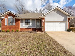 1104 J Cir, Barling, AR 72923